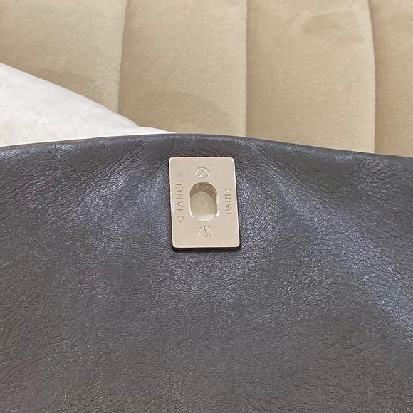 💓Sold💓Chanel Calf Skin large flap tote - Picture 3 of 8